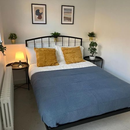 Apartamento Magnificent Refurbished 1 Bed Flat Few Steps To High St ! - 4 East House Epsom Exterior foto