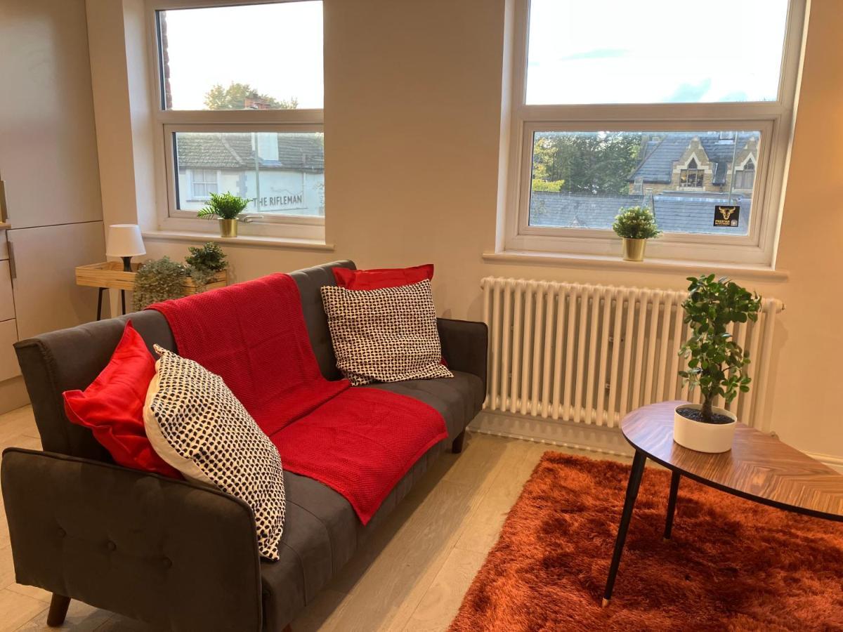 Apartamento Magnificent Refurbished 1 Bed Flat Few Steps To High St ! - 4 East House Epsom Exterior foto